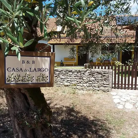 Casa Do Largo * Mendiga