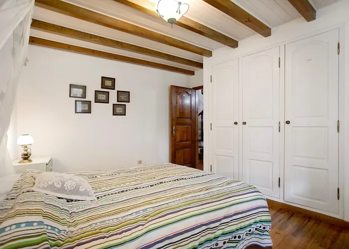 Casa Do Largo * Mendiga